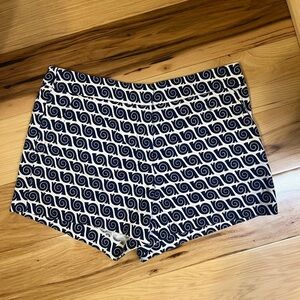 Trina Turk Navy And White Geometric Mini Shorts Size 4 Cotton/Spandex